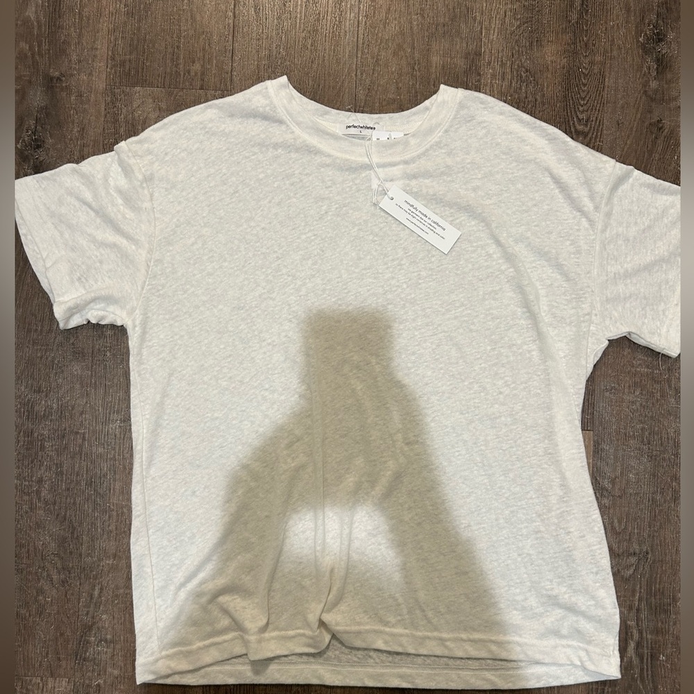 PerfectWhiteTee Tshirt. White. Size Large. NWT